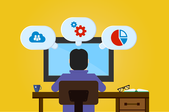 developer 3461405 640 - L'&eacute;volution des jeux en ligne et le d&eacute;veloppement de logiciels de machines &agrave; sous en ligne